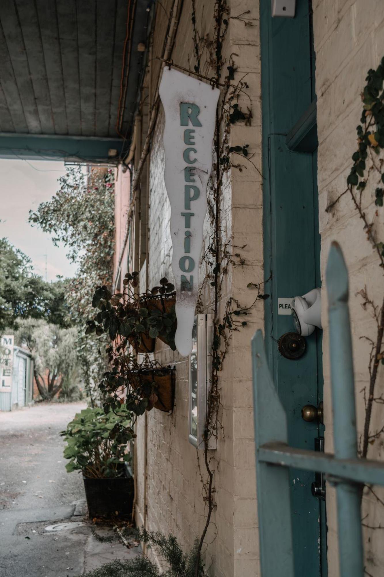 Saint Arnaud La Cochon Rose Motel المظهر الخارجي الصورة